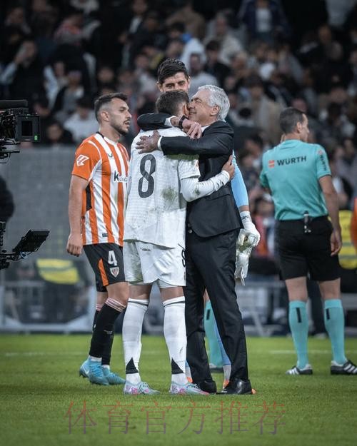 巴尔韦德遭遇黄潜球迷嘘声 因他和巴埃纳的冲突 巴尔韦德遭遇黄潜球迷嘘声 因他和巴埃纳的冲突